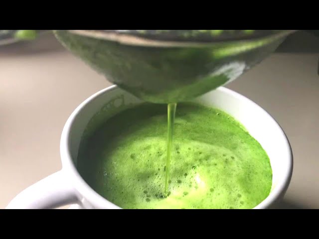 How to make a HIGHLY ALKALINE Green Juice for a detox / cleanse ?